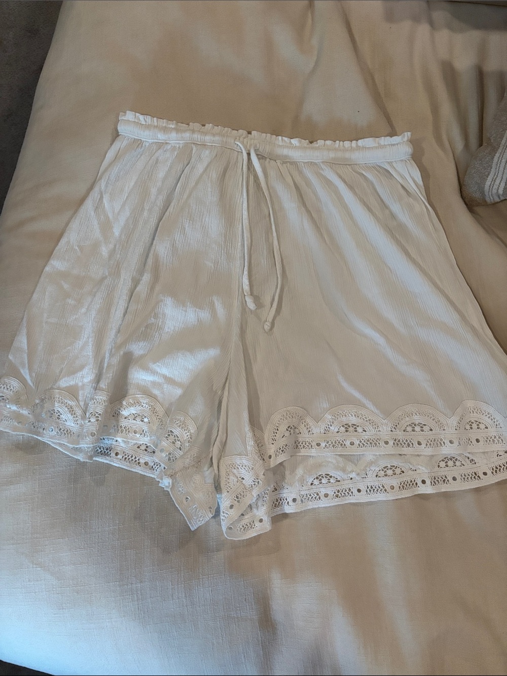 Aerie White High Waist Lace Trim Shorts - Picture 1 of 8